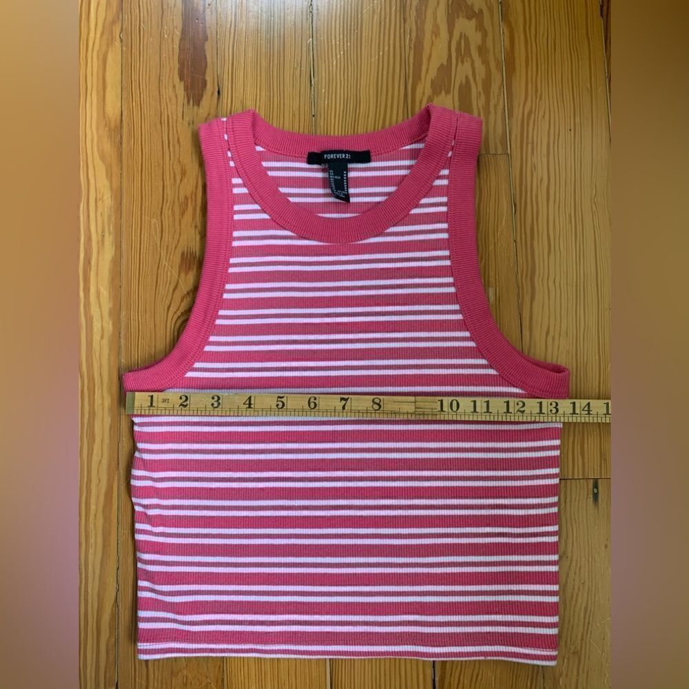 Bundle of Crop Tops - Picture 8 of 8